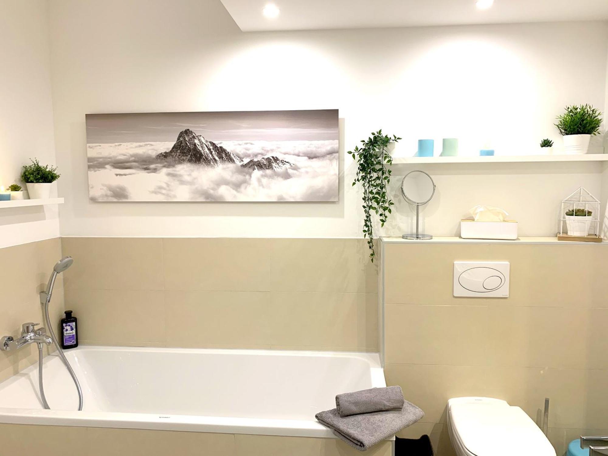 Apartment Moderne Mit Bodentiefer Dusche, Waschmaschine Und Kueche - 
